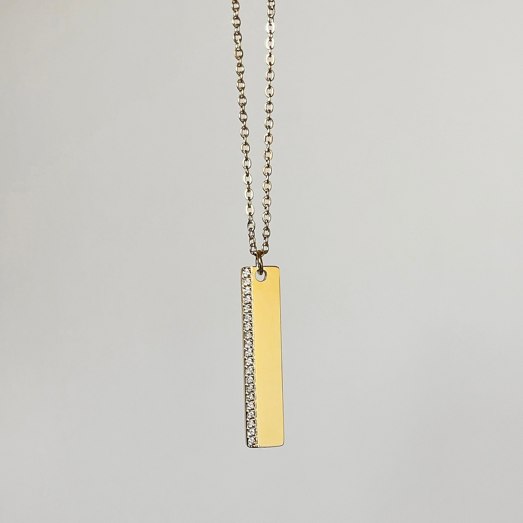 Bar met Diamantjes Goud | Graveerbare Ketting