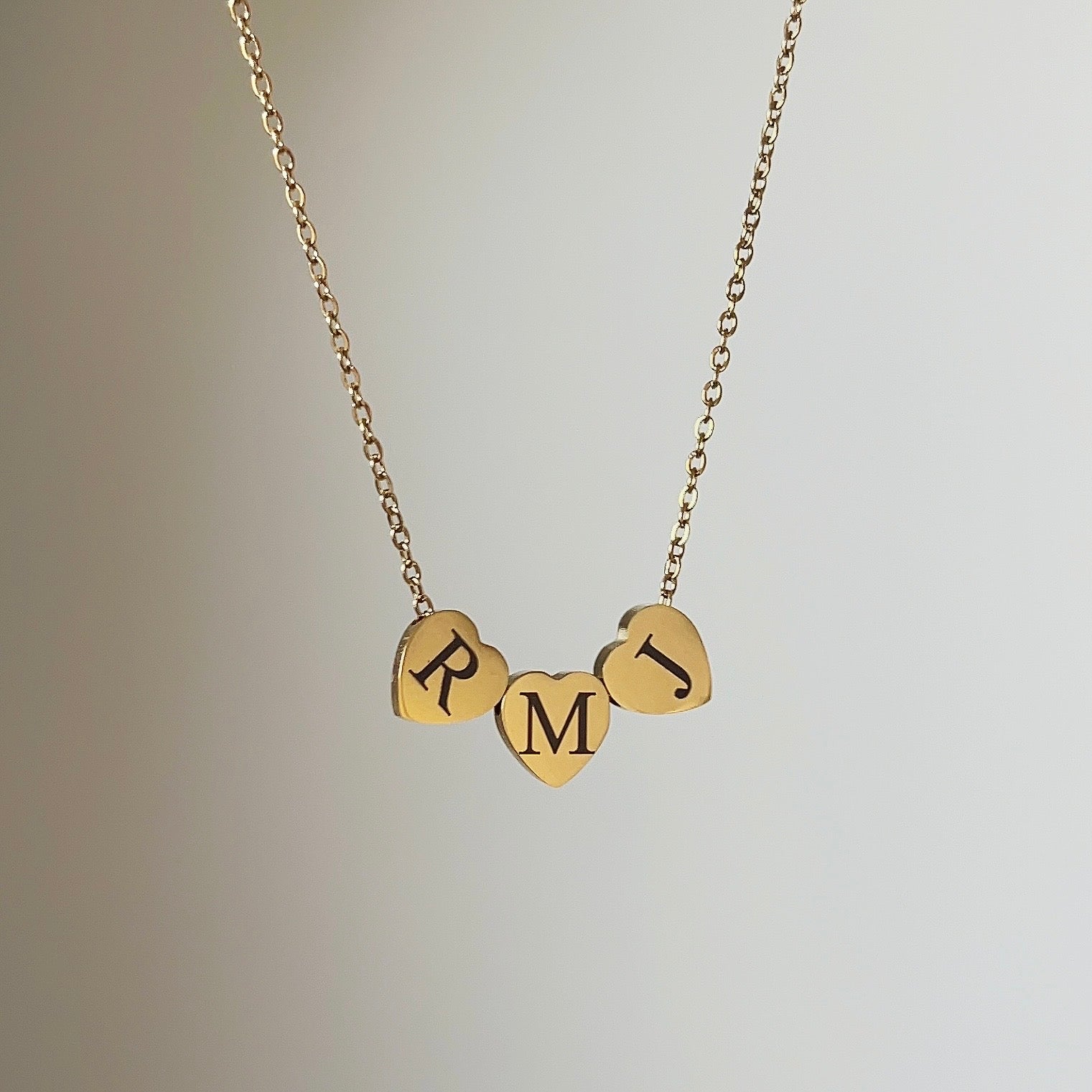 Gouden Hartjes met Initialen | Graveerbare Ketting