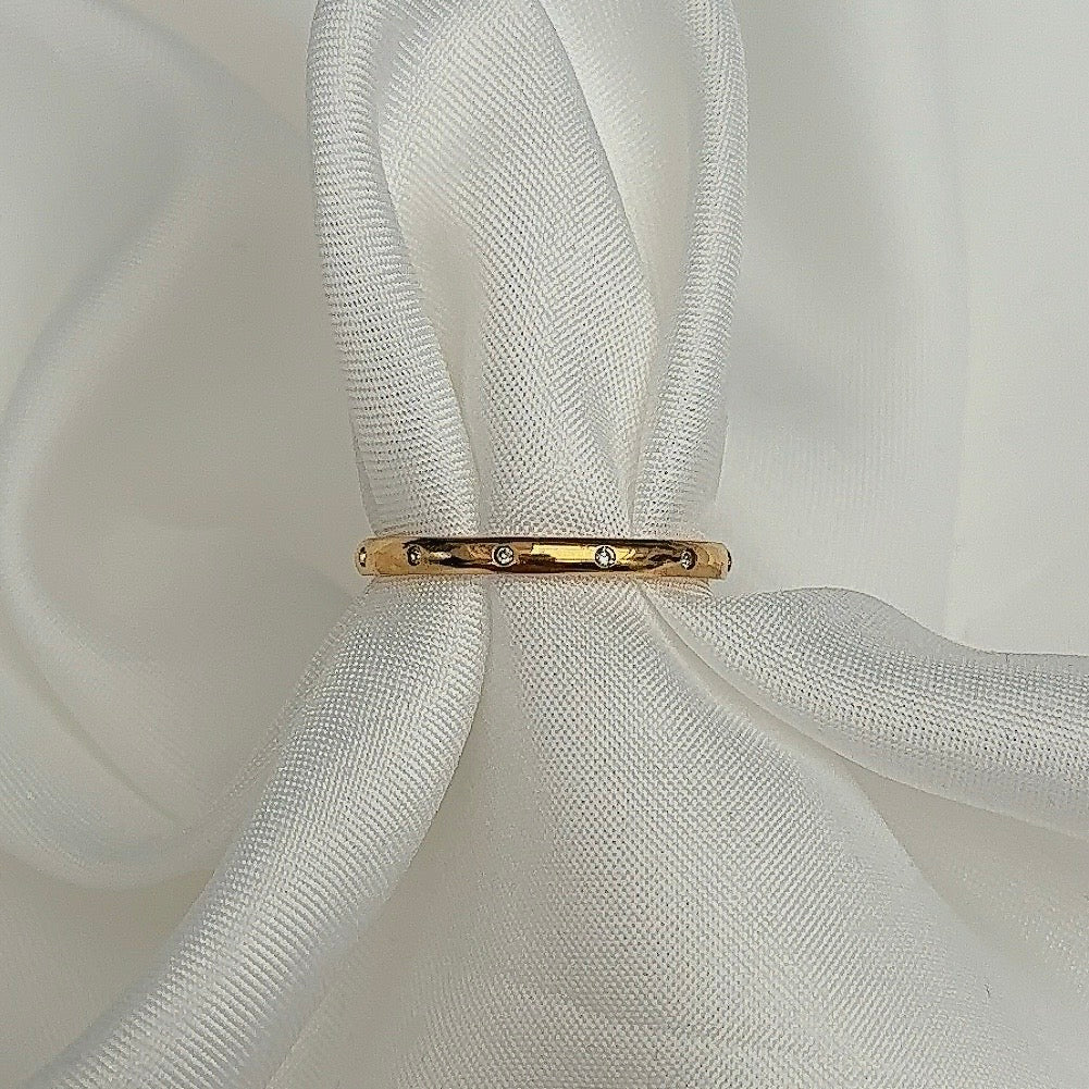 Tiny Diamonds | Ring