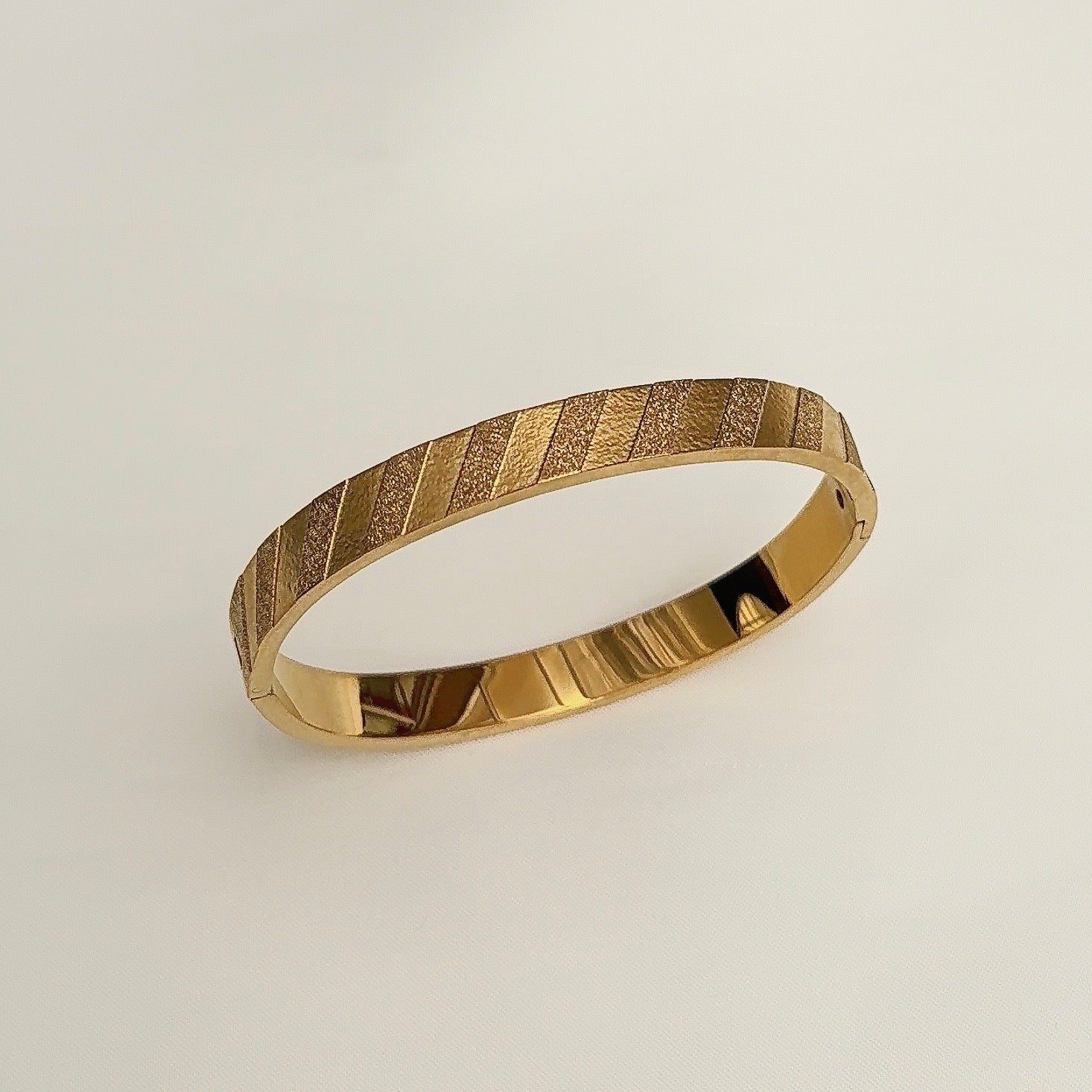 Meliya | Bangle