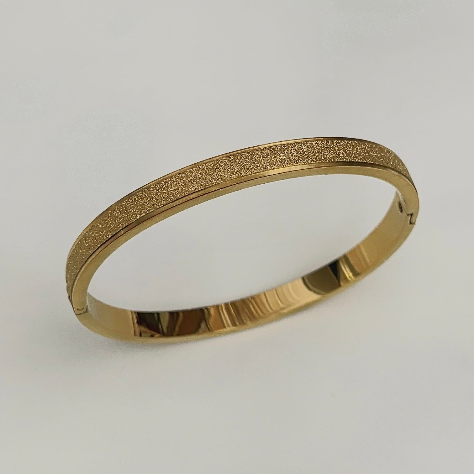 Esrin | Bangle