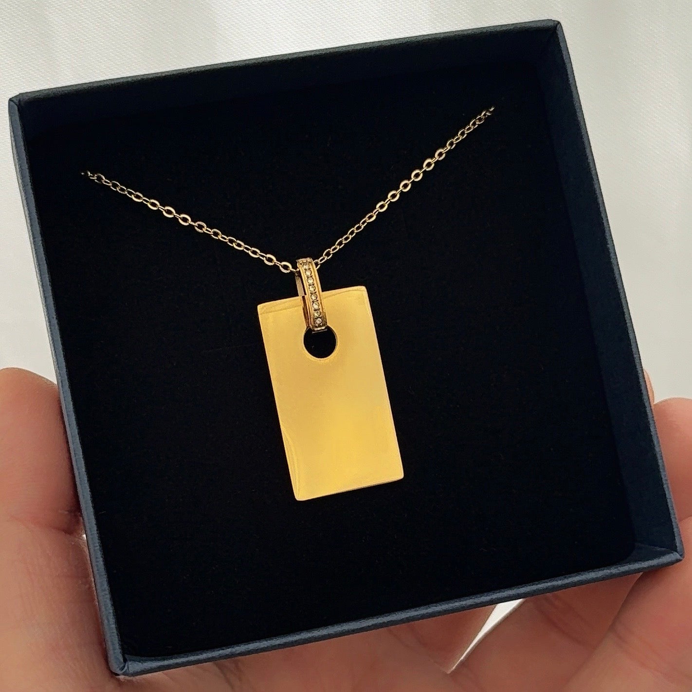 Vierkante Naamketting Met Diamantjes | Graveerbare Ketting