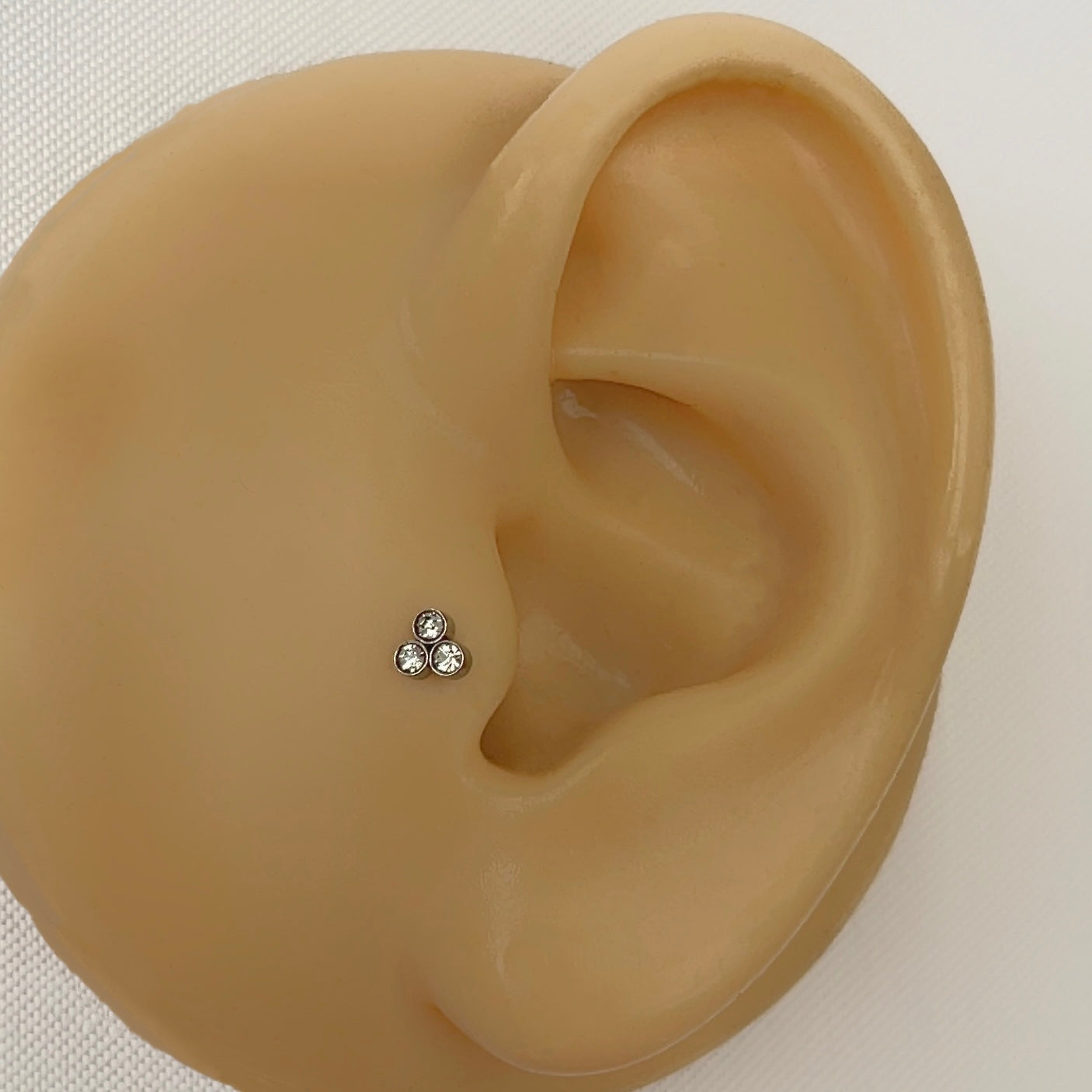 Triple Diamond Silver | Tragus Piercing