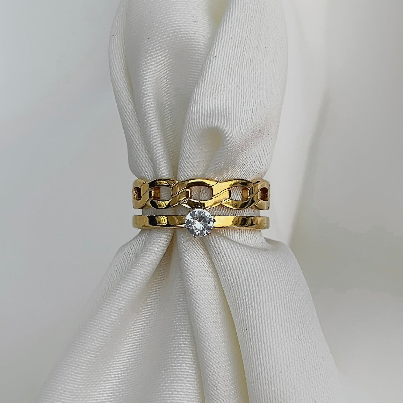 Emma Hava | Ring