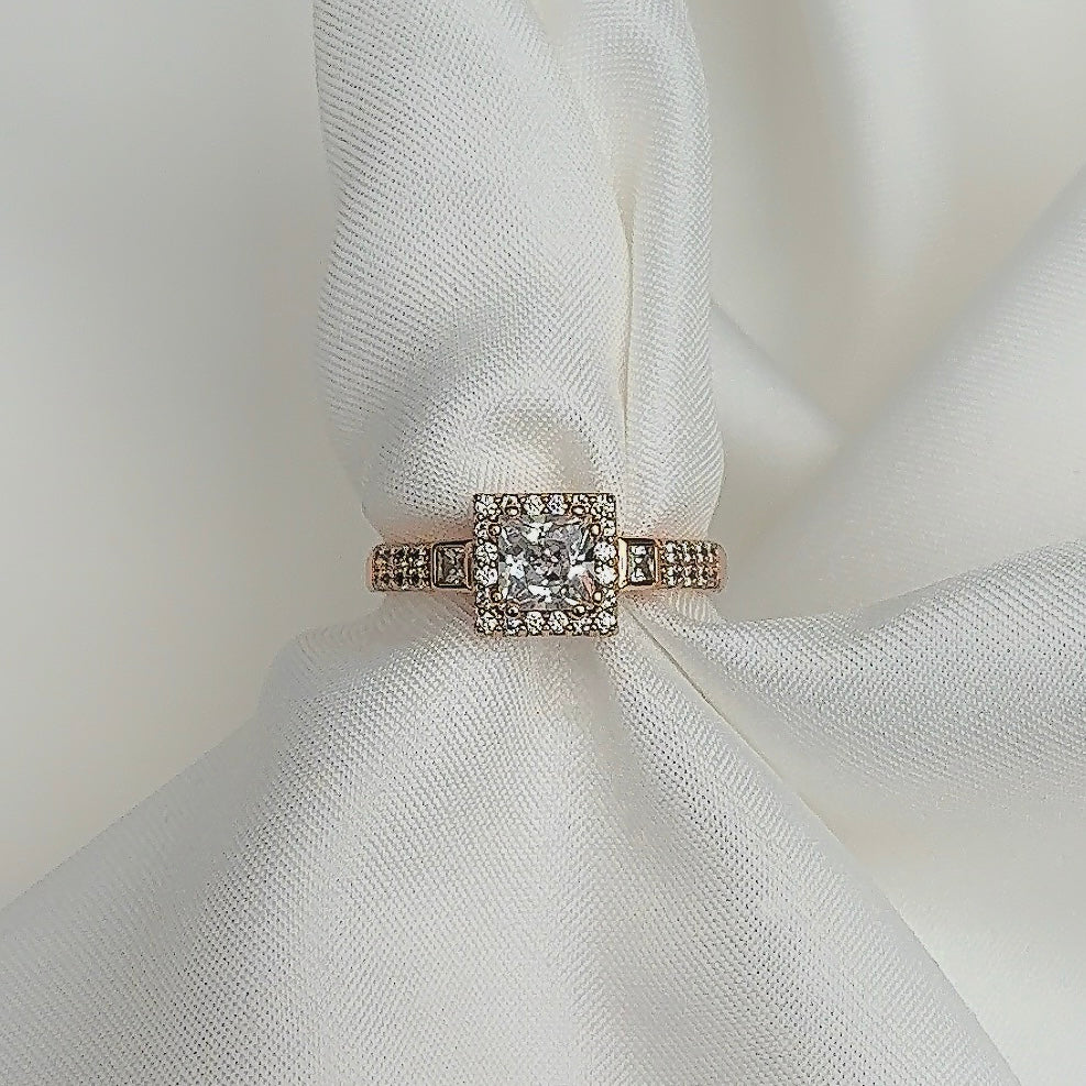 Evia | Ring