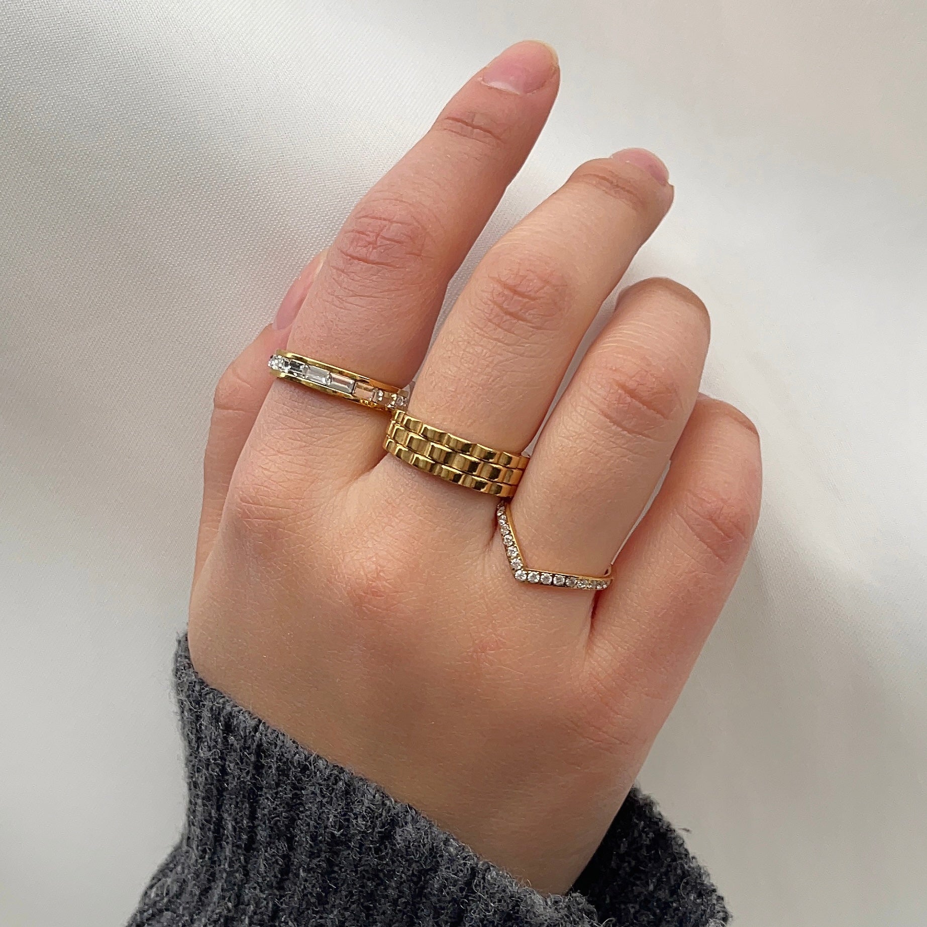 Linol | Ring