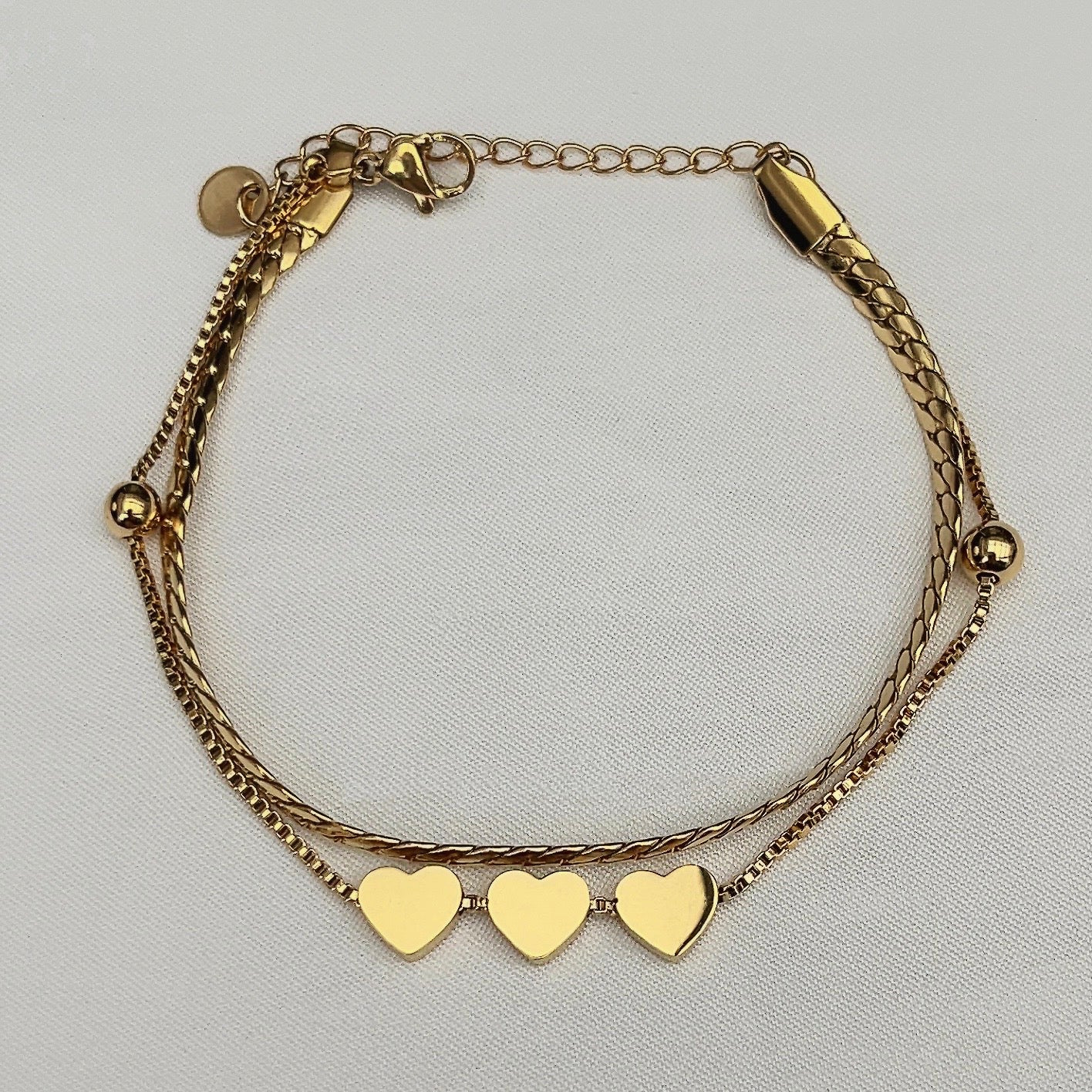 Gouden Hartjes met Initialen | Graveerbare Armband