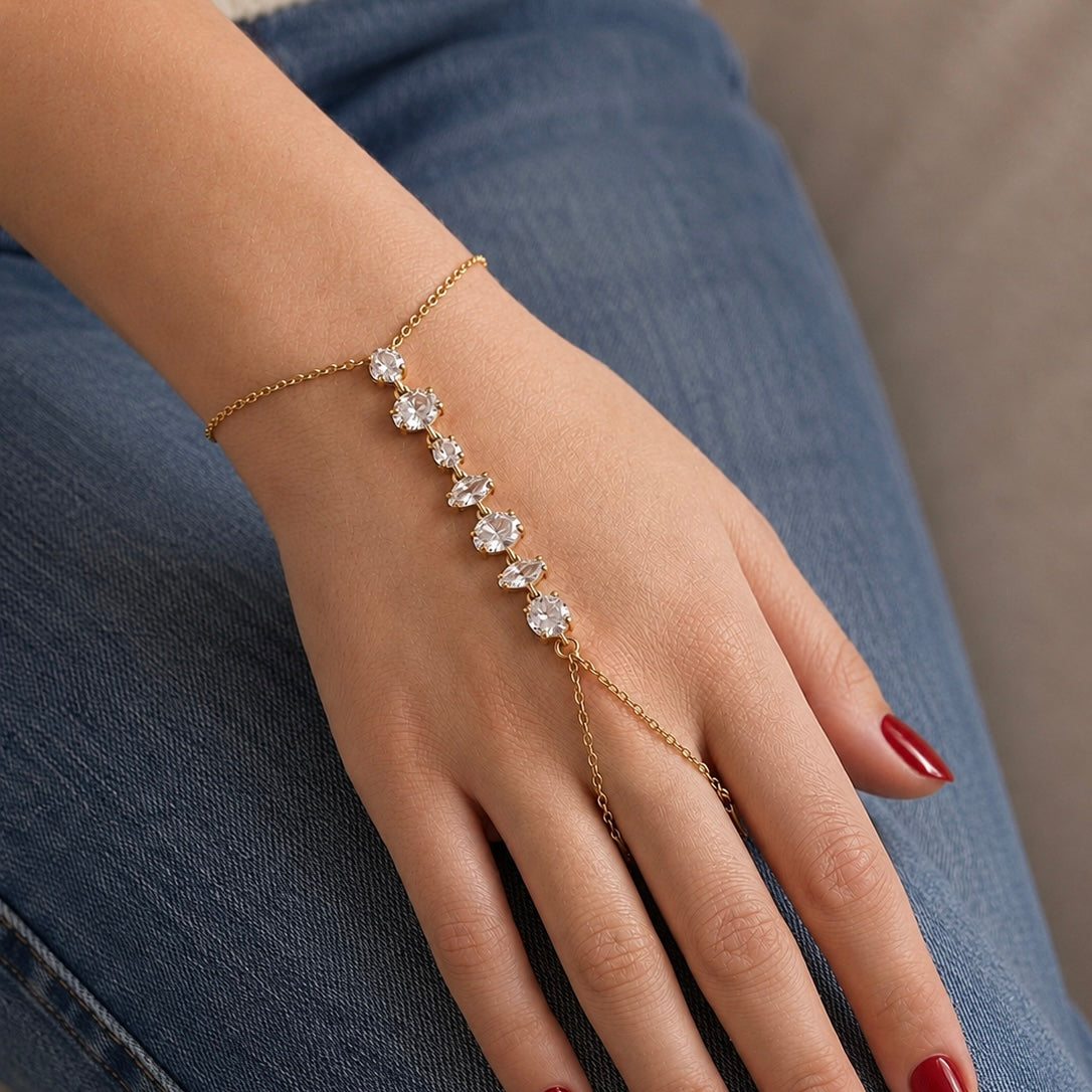 Andrea White | Handchain