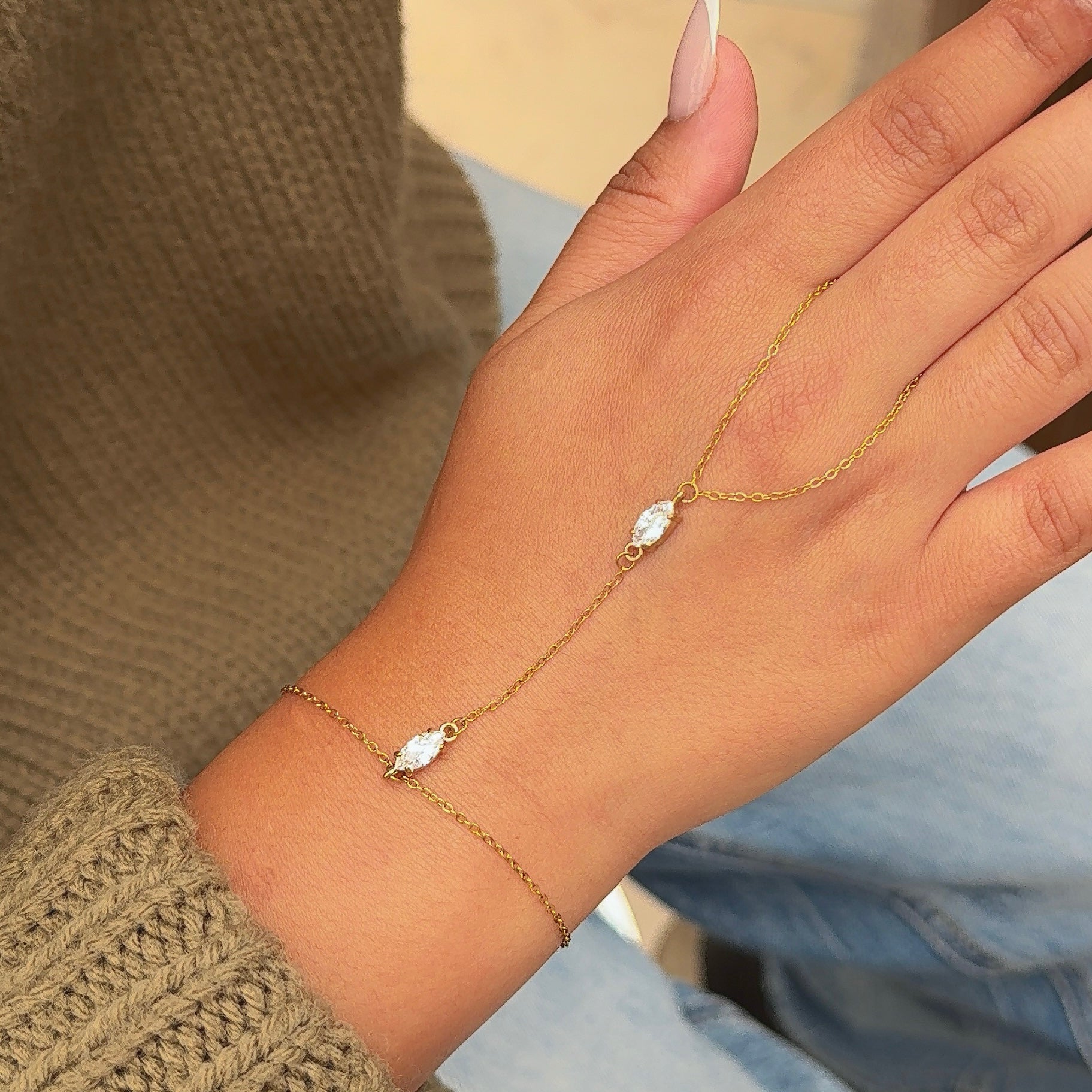 Almond Diamond | Handchain