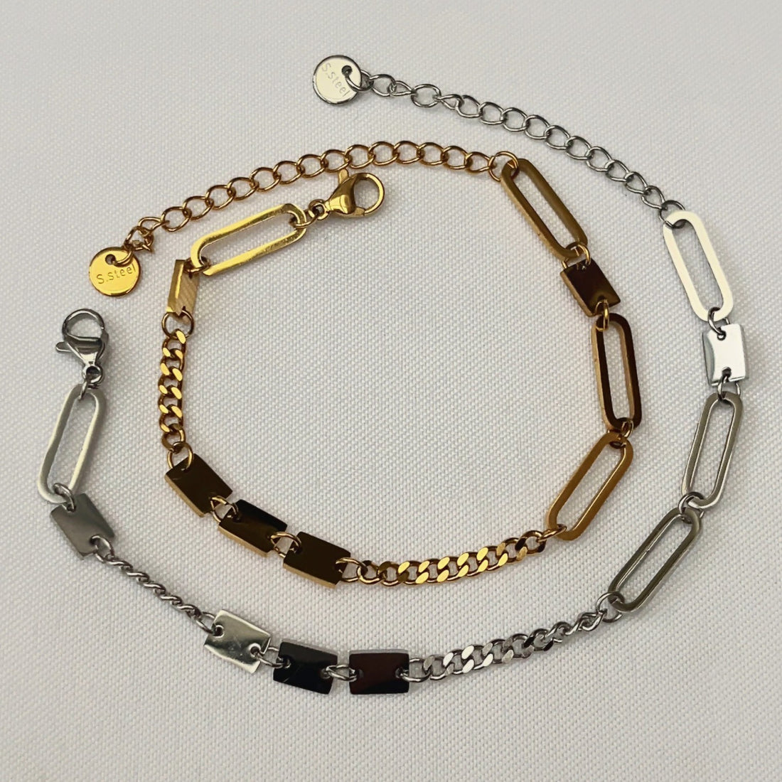 Gouden Armband met verschillende Structuren